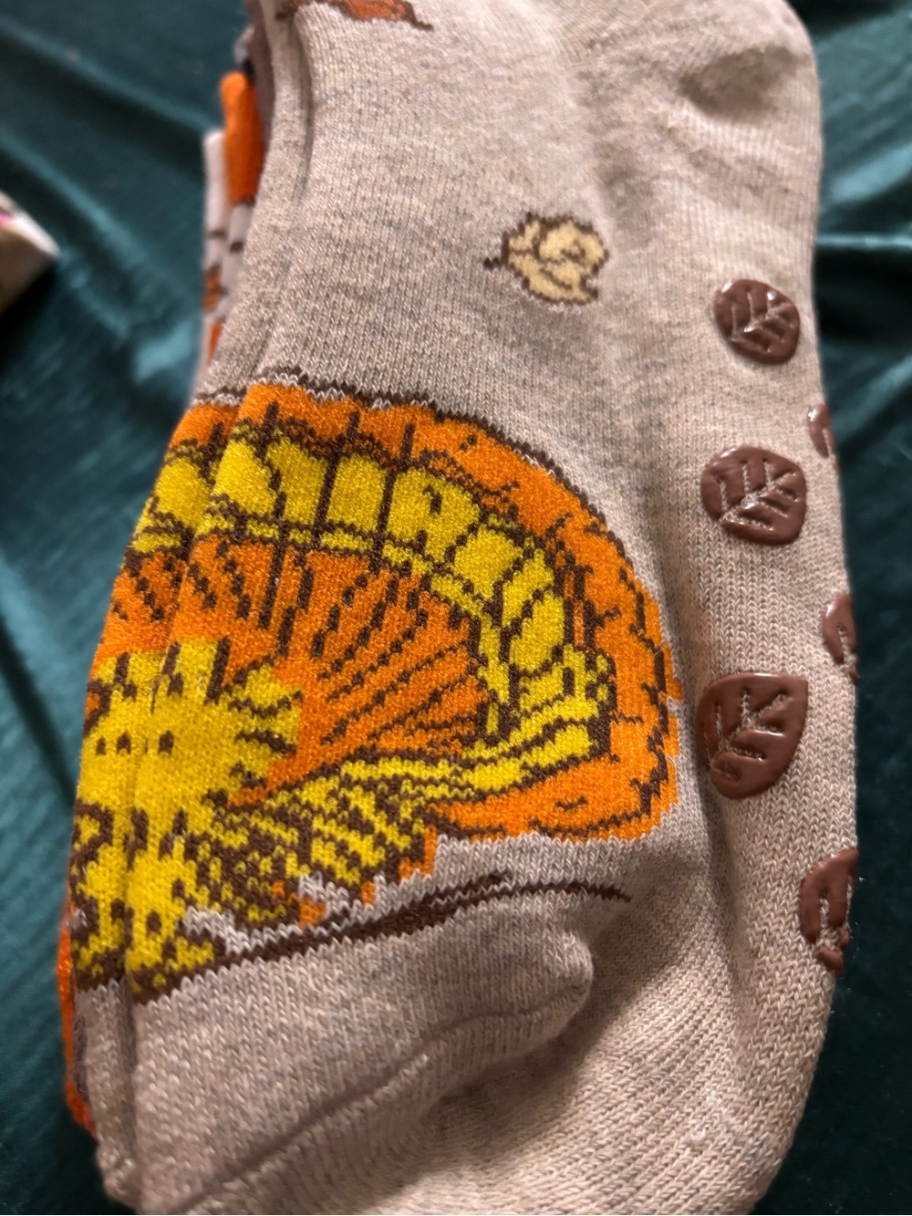 Snoopy Peanuts Fall Thanksgiving Gripper Footie socks. New - Picture 4 of 9